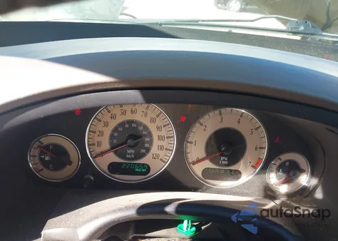 2001 Chrysler Town & Country Limited z USA, uszkodzony, nr VIN 2C8GP64L91R240266